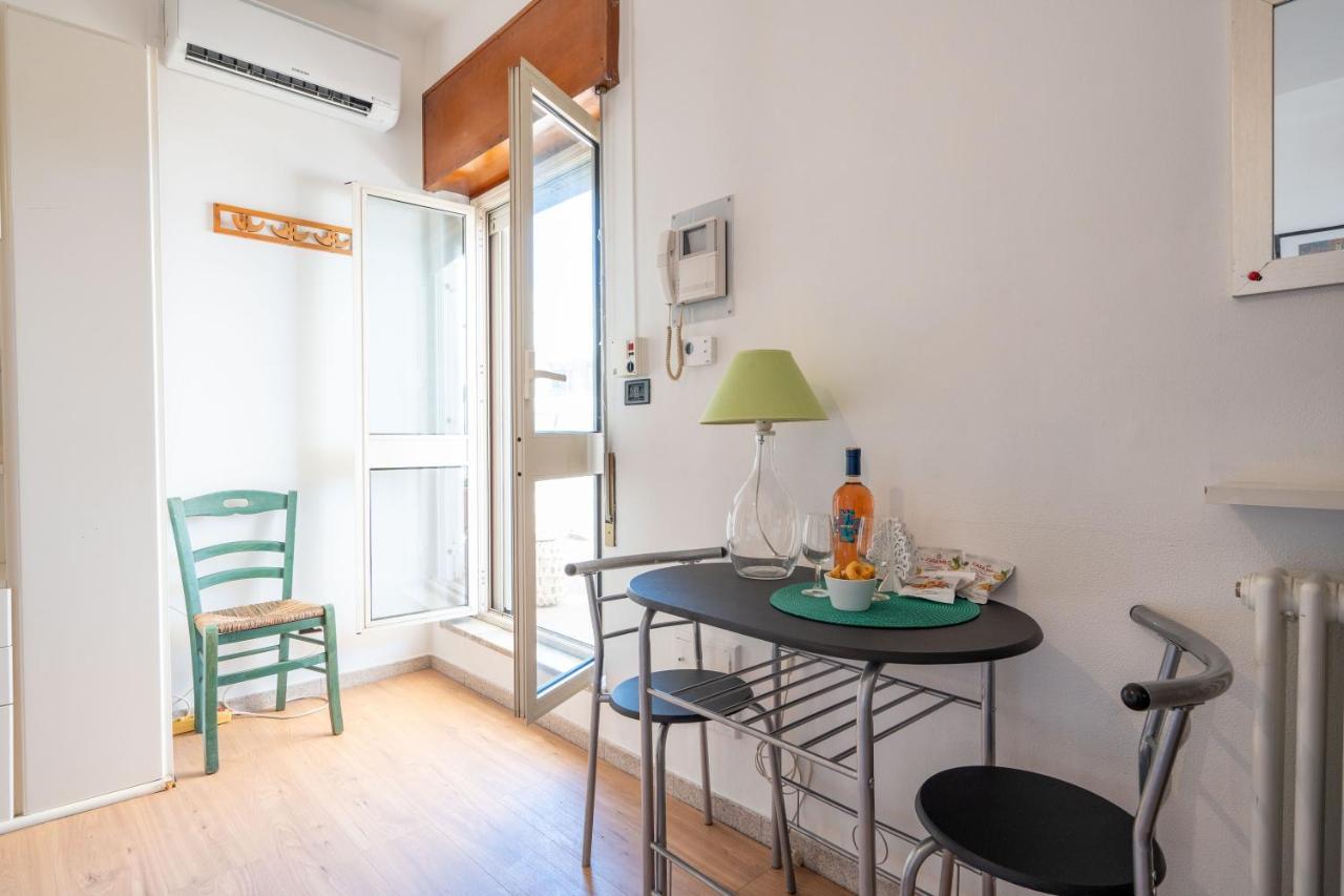 Bright Studio With Terrace & Parking Bari Exterior foto