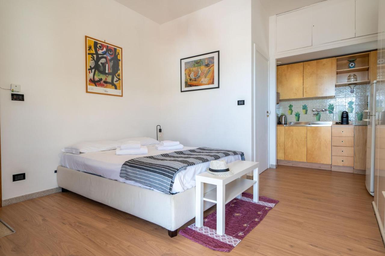 Bright Studio With Terrace & Parking Bari Exterior foto